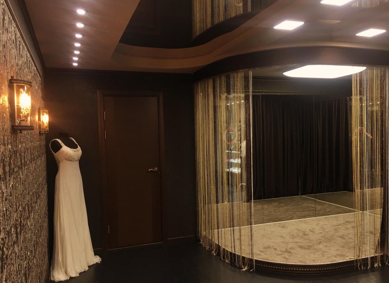 Свадебный салон с помещением, 500 метро от метро