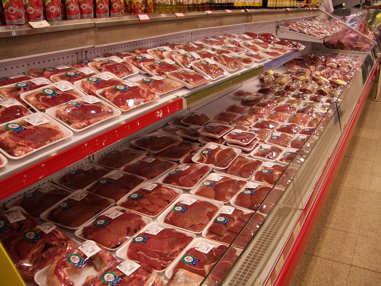 Магазин мяса рядом с метро Выборгский р-н